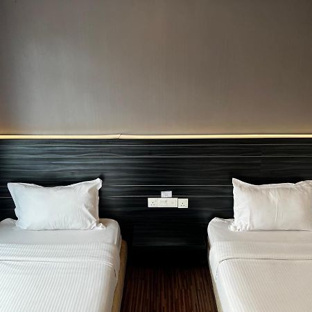 Signature Hotel Kuantan Exterior photo
